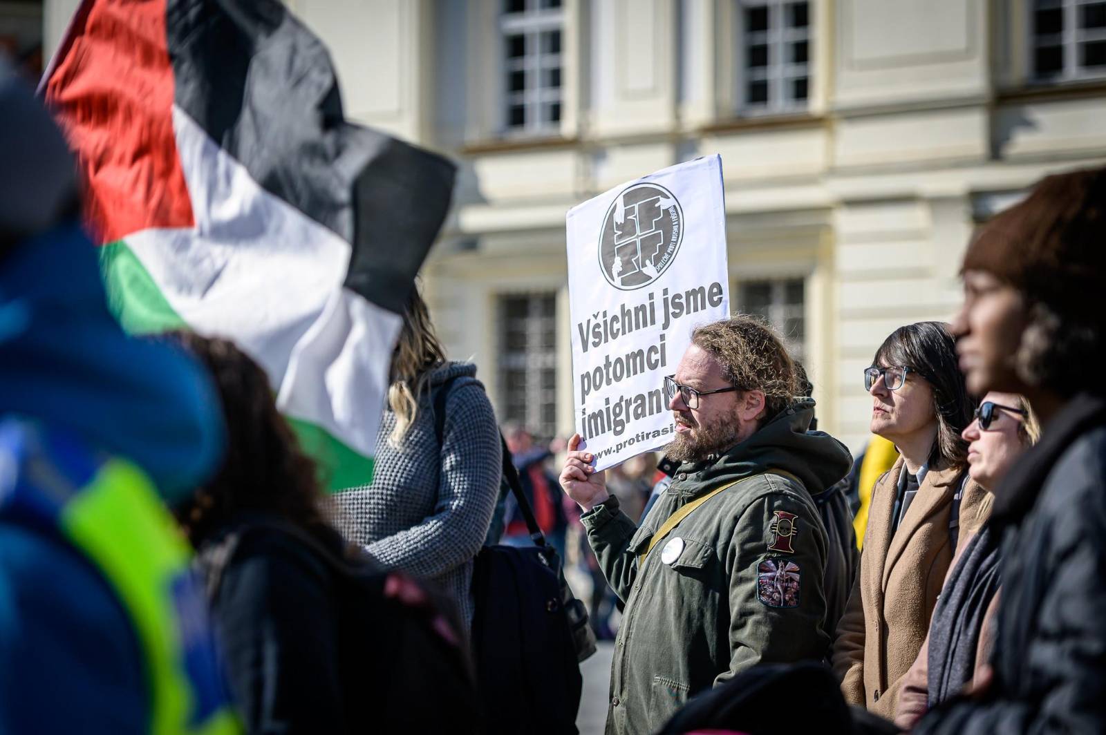Pochod za demokracii před Pražským hradem